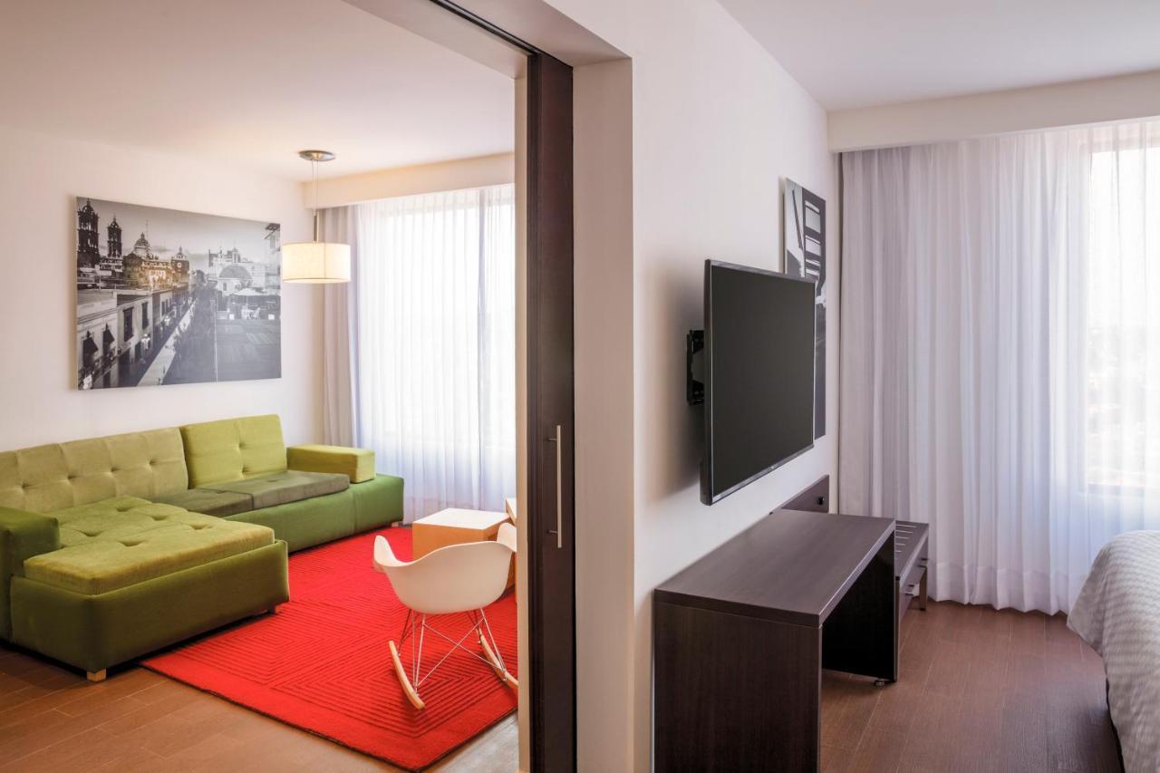 Fiesta Inn Express Puebla Explanada Exterior photo